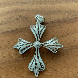 Stunning 925 silver filigree cross. Handmade. 2” x 1.5”. Excellent condition.